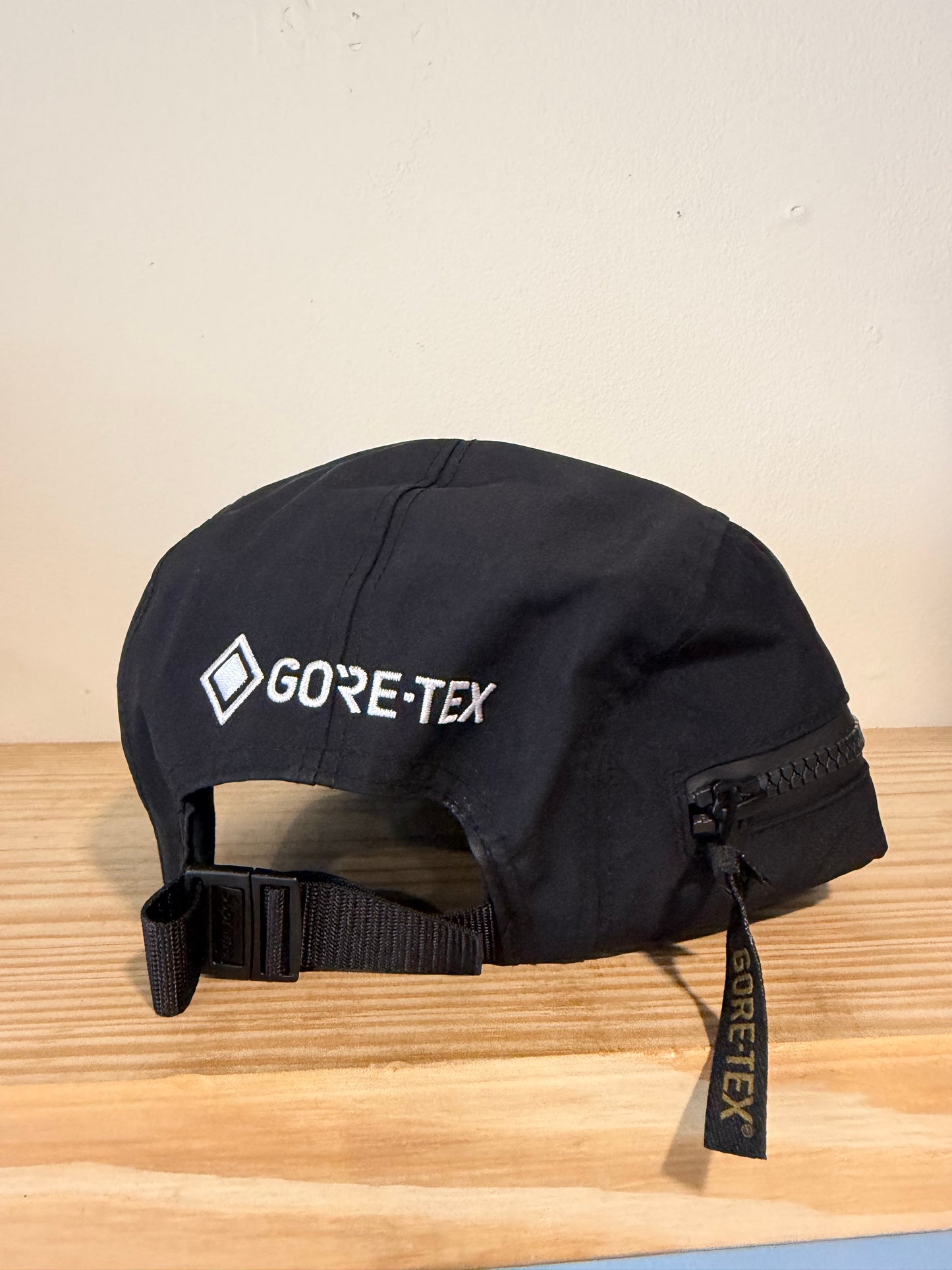 Supreme Gore-Tex Zip Pocket Camp Black 2025 Cap