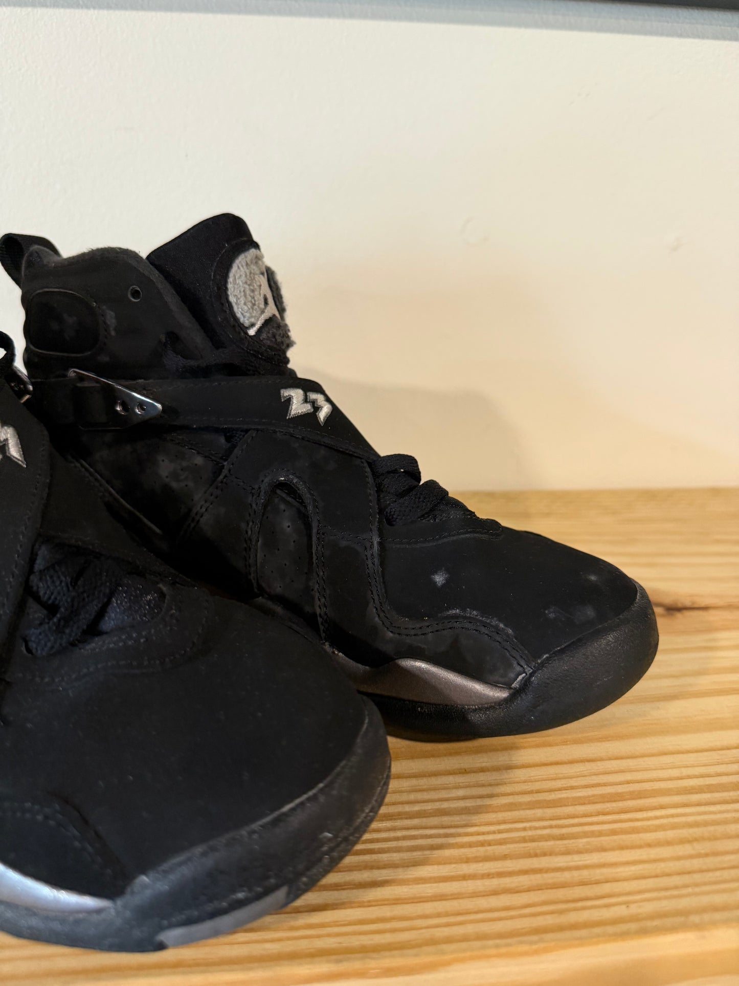 Preowned Jordan 8 Retro Chrome (2015) (GS) Sz 5.5Y