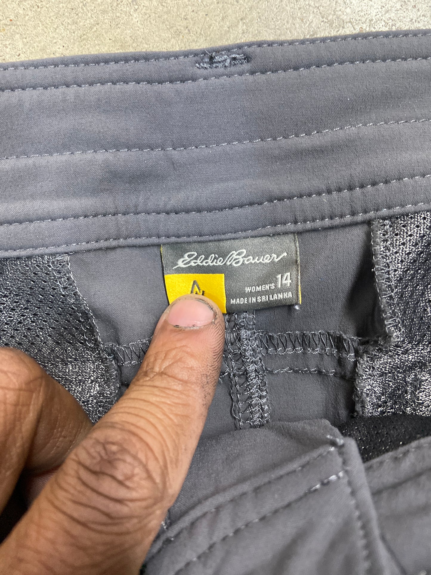 VTG Wmns Eddie Bauer Outdoor Hiking Cargo Capris Sz 14