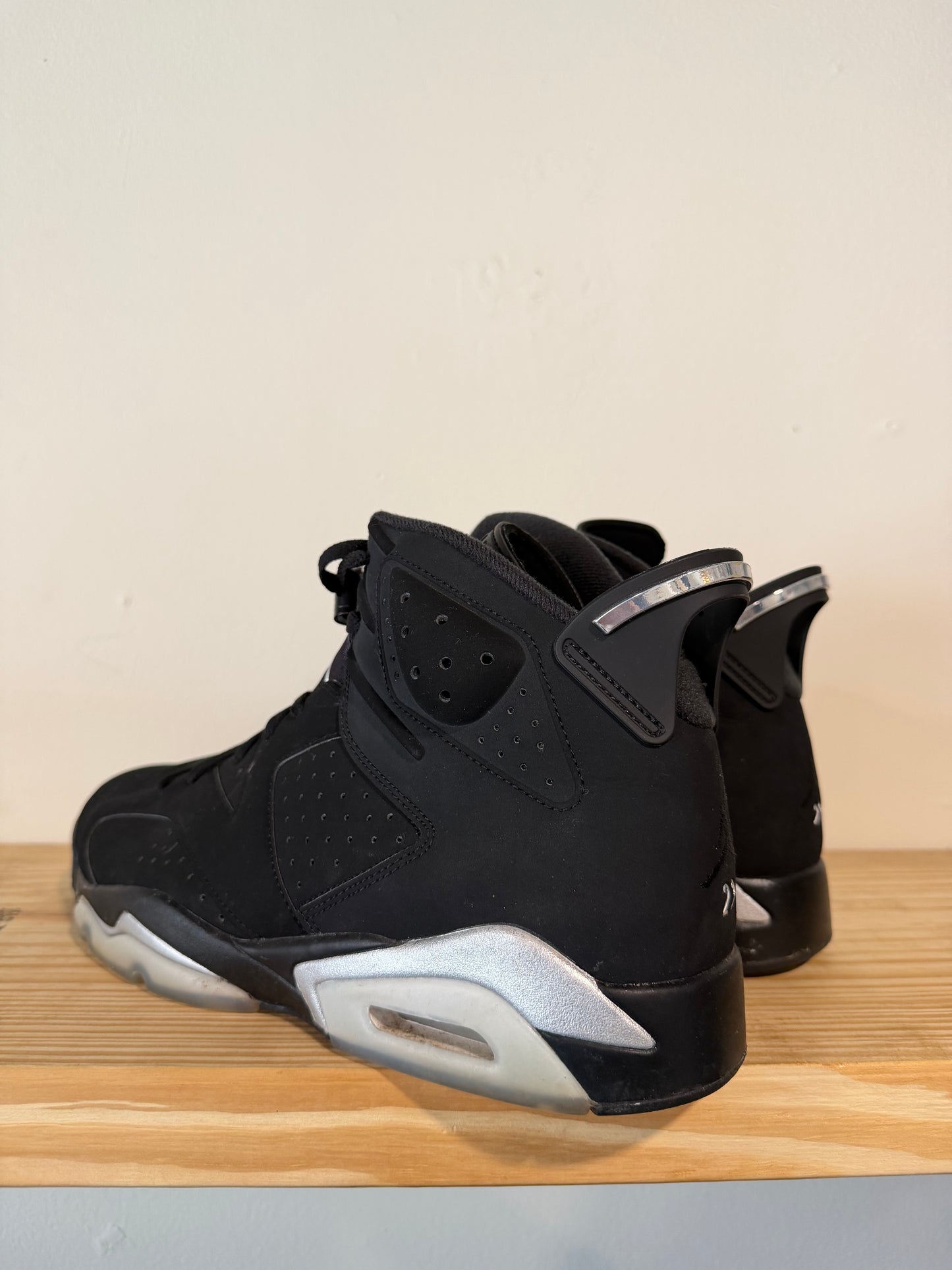 Preowned Jordan 6 Retro Chrome Sz 13M/14.5W