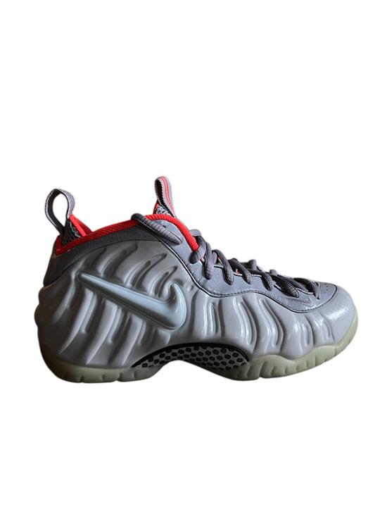 Preowned Nike Air Foamposite "Pure Platinum" Sz 8M/9.5W