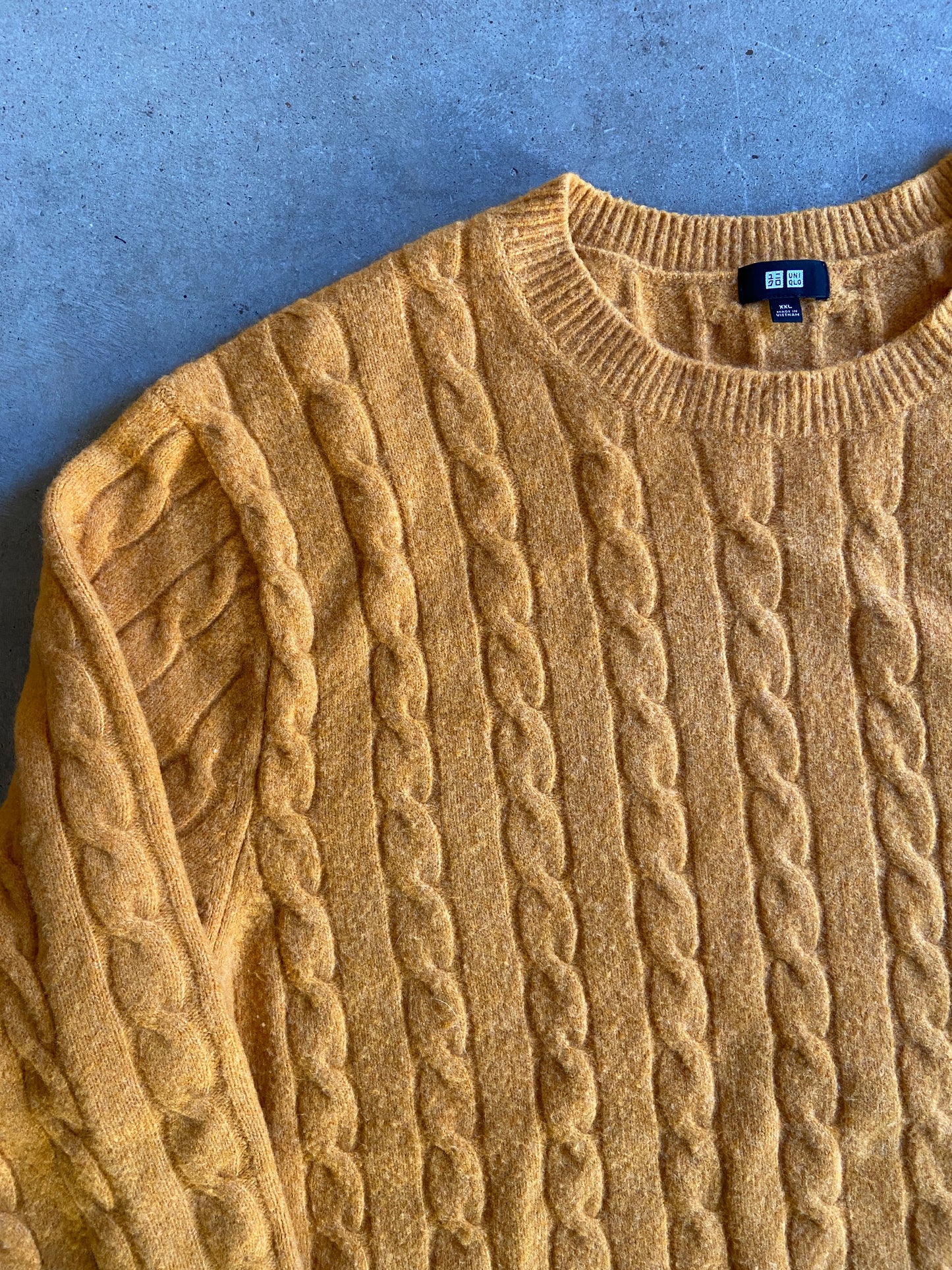 Uniqlo Mustard Poly Blend Sweater Sz XXL