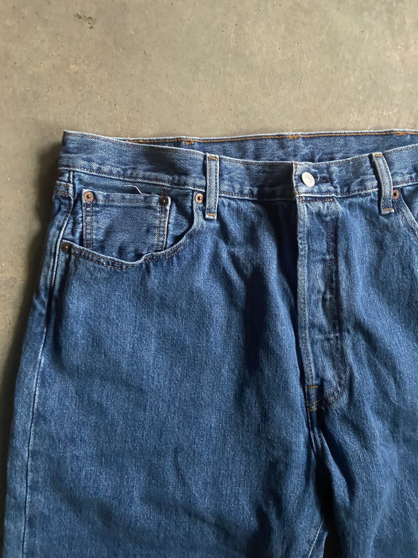 VTG Levis 501 Medium Wash Denim Jeans Sz 38x30