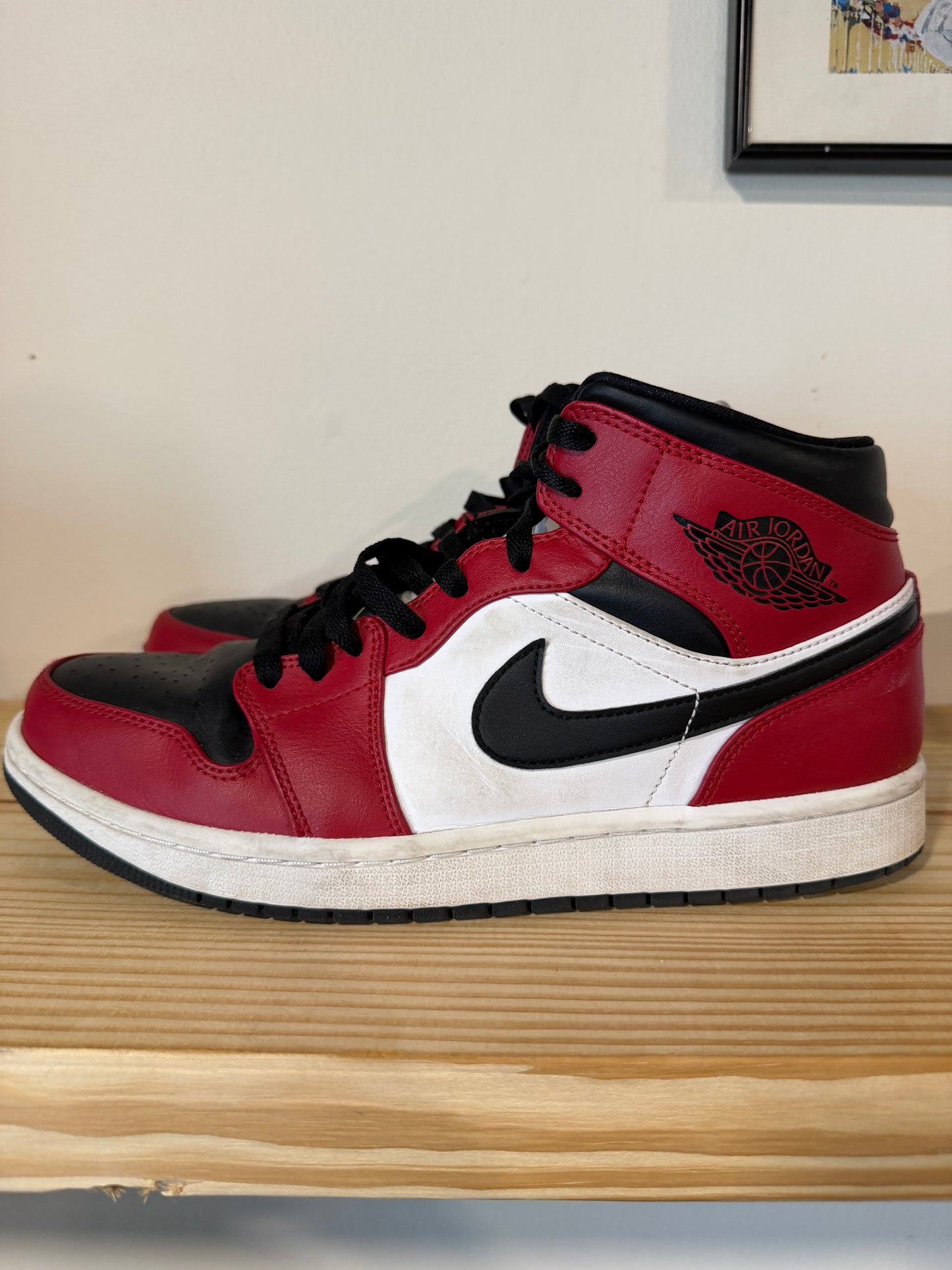 Preowned Air Jordan 1 Mid 'Chicago Black Toe' Sz 10