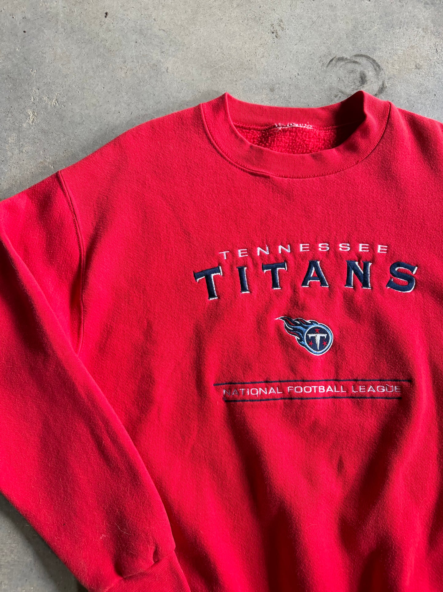 VTG Red Tennessee Titans Red Sweatshirt Sz L