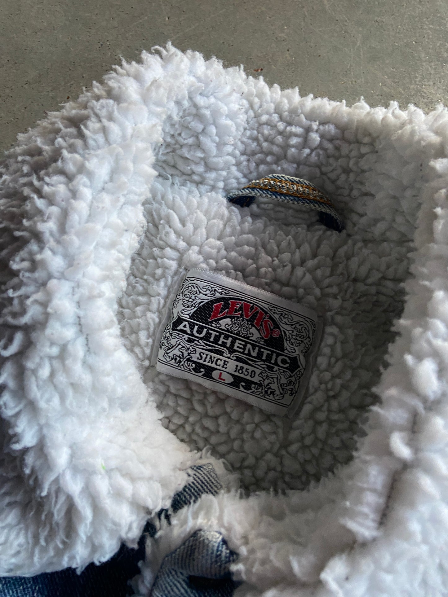 VTG Levi's Authentic Sherpa Denim Jacket Sz L