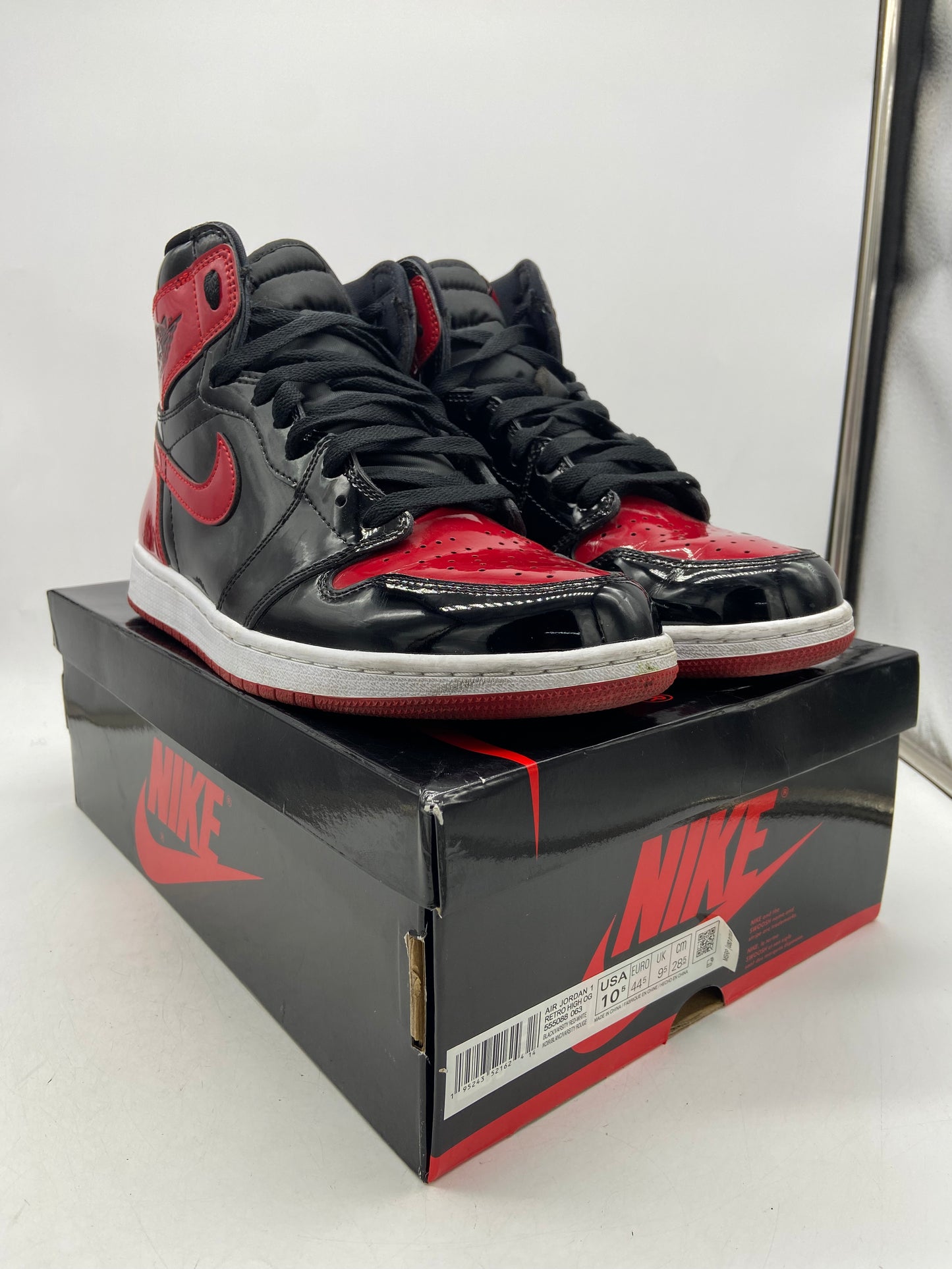 Preowned Air Jordan 1 High Patent Bred Sz 10.5M/12W 555088-063