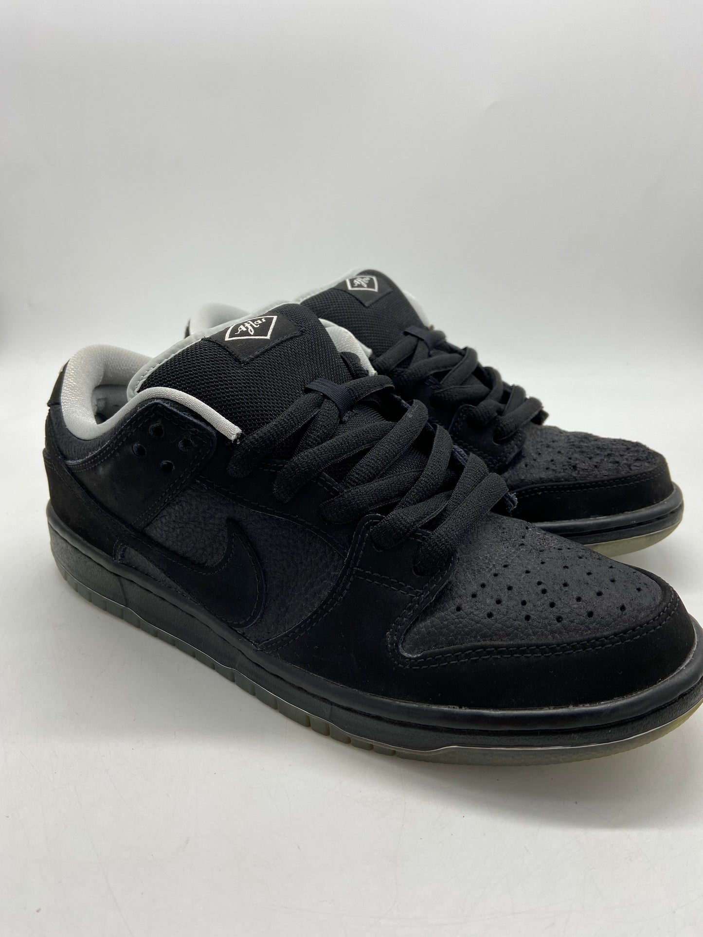 Preowned Nike SB Dunk Low Atlas 35MM Black Pair # 87/1100 Sz 9M/10.5W 504750-066