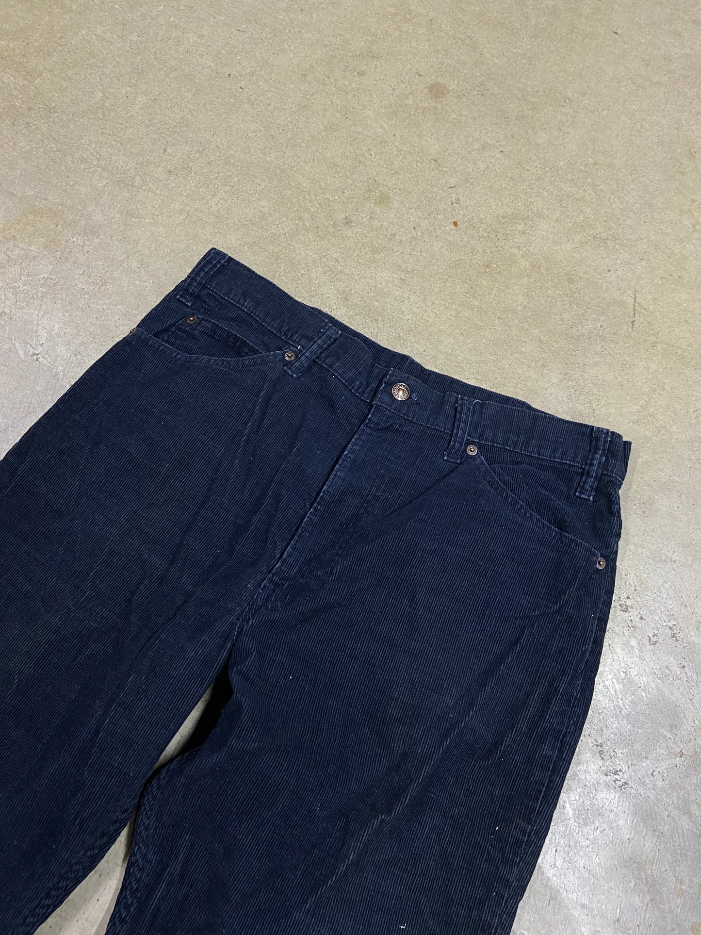 VTG Levi’s 517 Corduroy Dark Blue Pants Sz 36x32