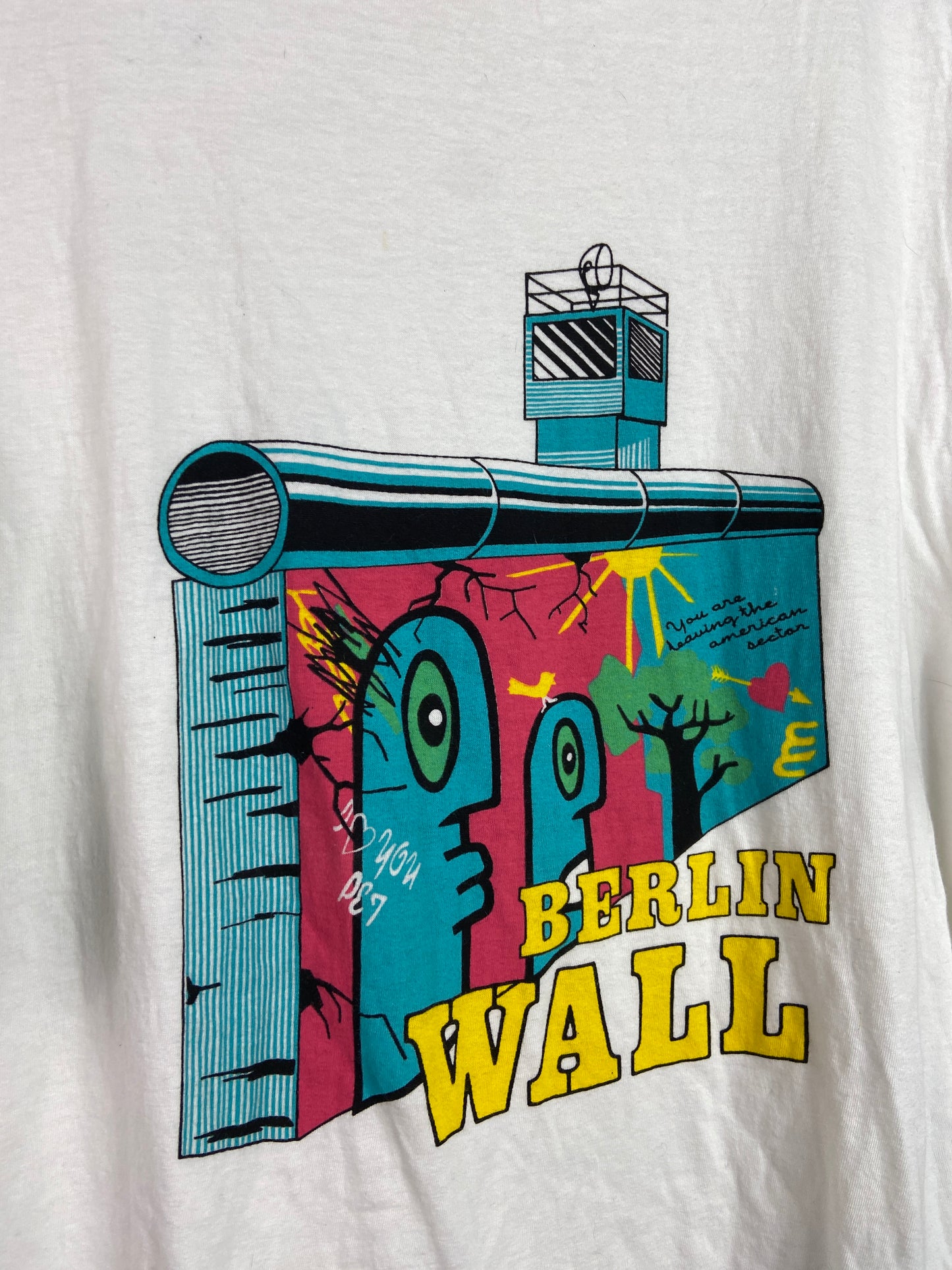 VTG Berlin Wall Art Tee Sz XL