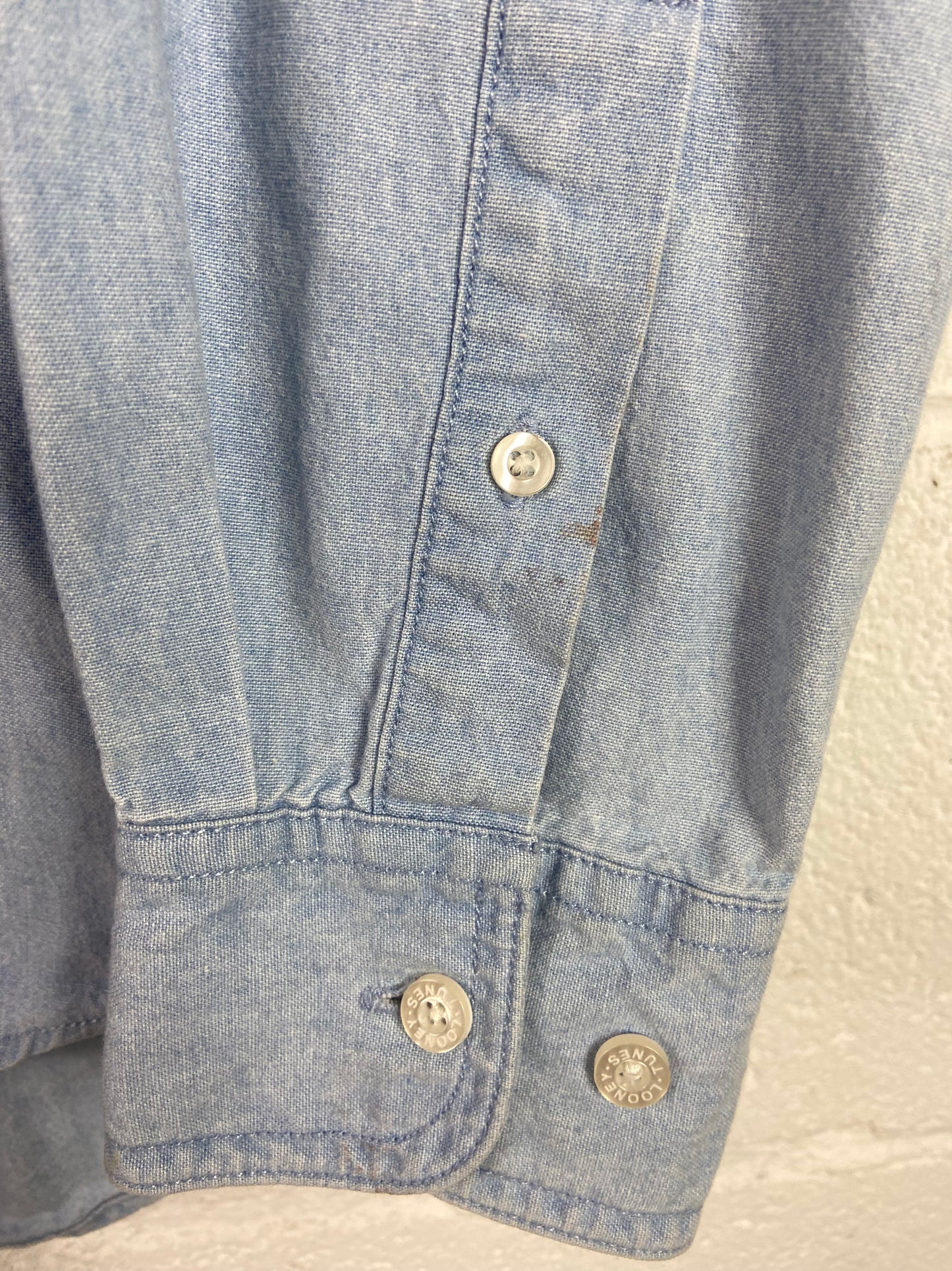 VTG Taz Embroidered Denim Button Up Shirt Sz S/M