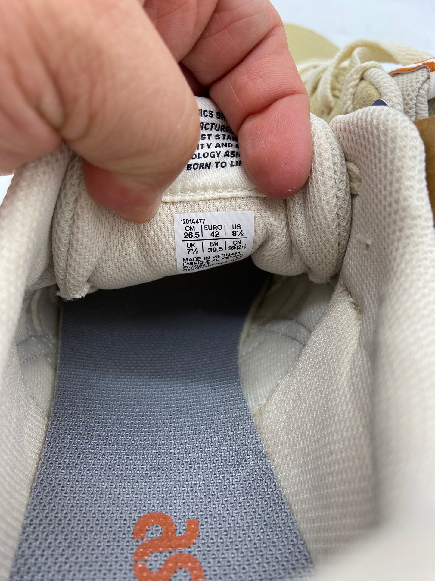 Preowned Asics Gel Lyte Classis "Sand/Sand" Sz 8.5M/10W