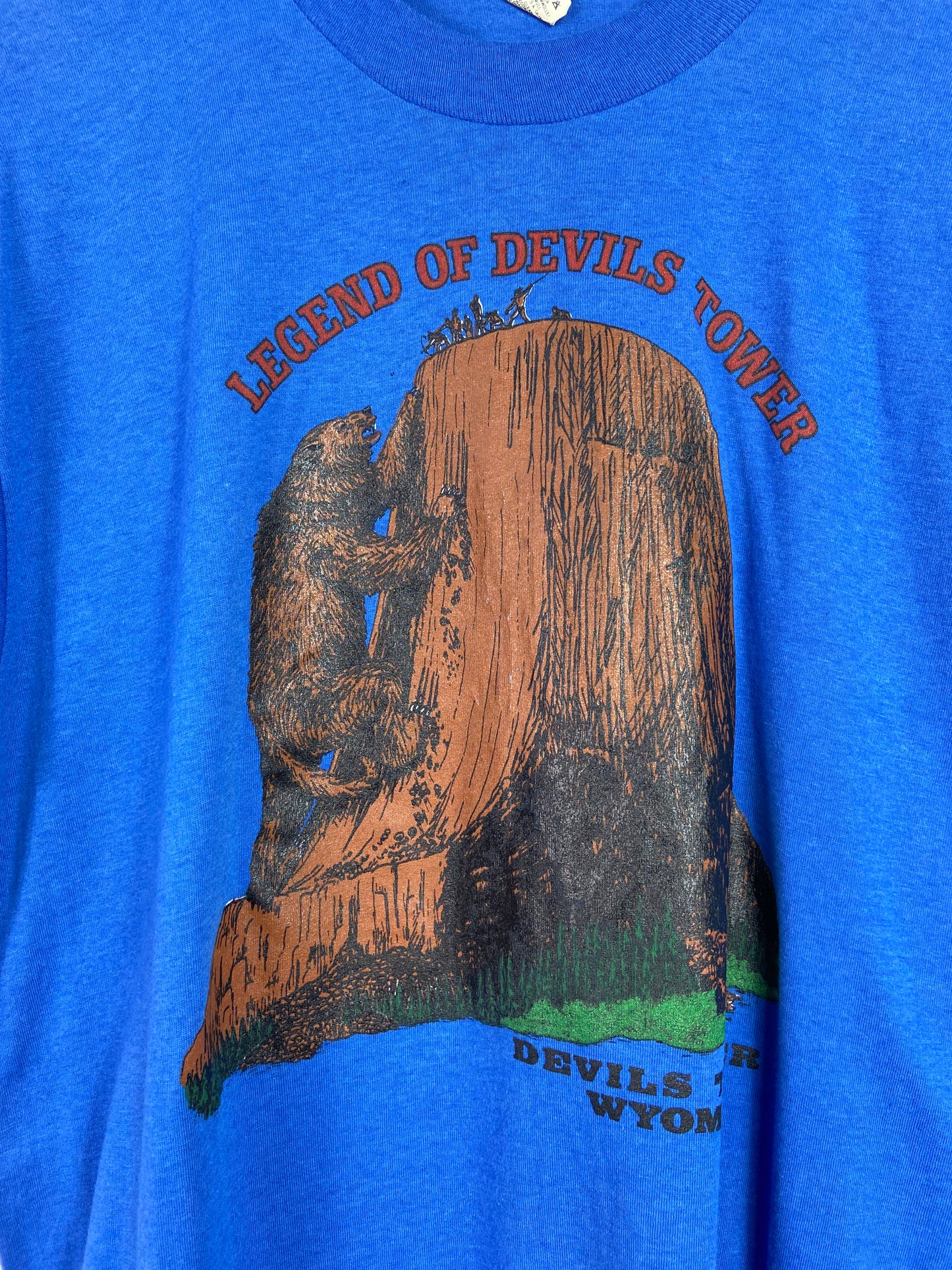 VTG Devils Tower Wyoming 80's Bear Tee Sz XL