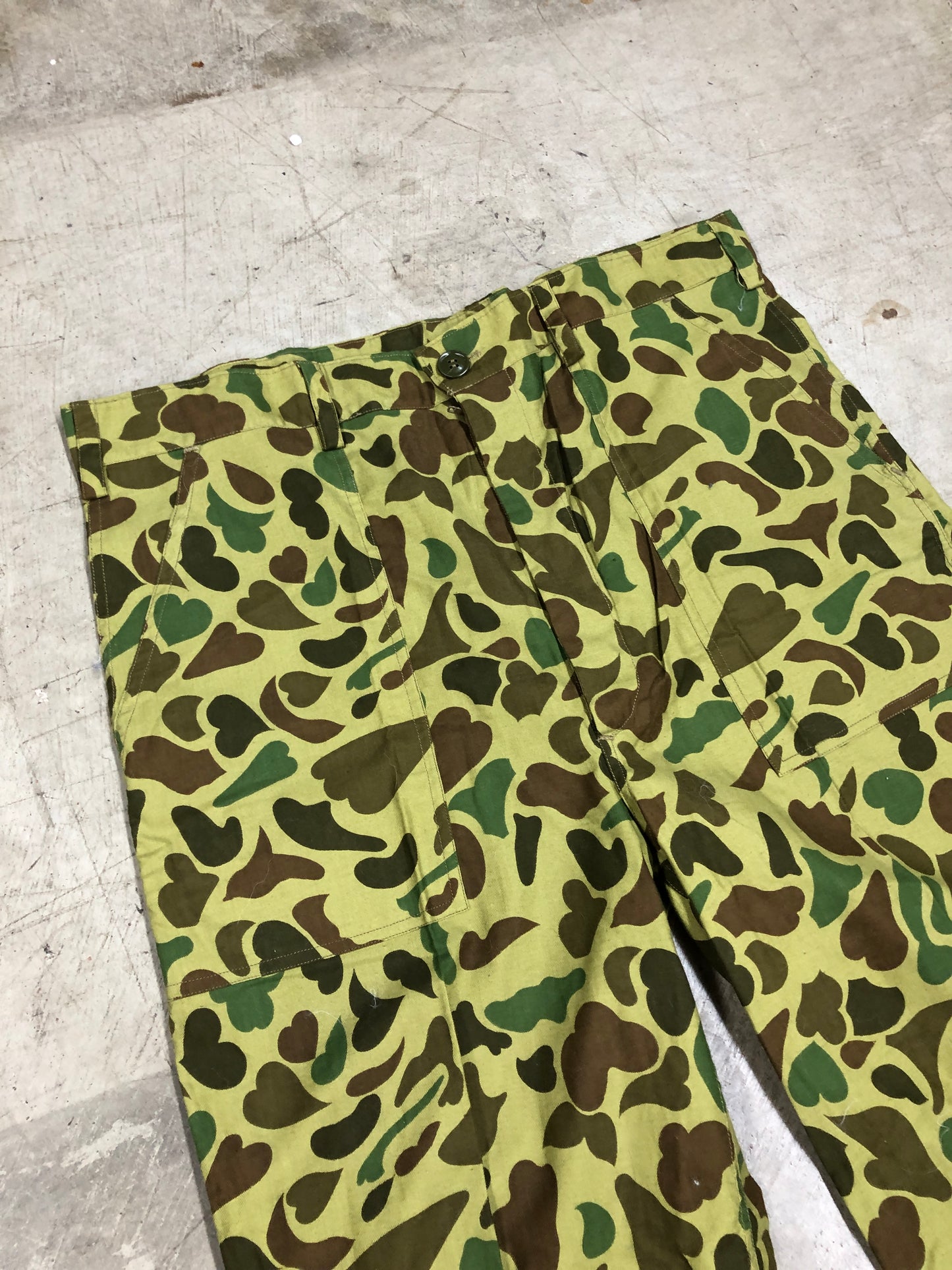 VTG Duck Camo Pants Sz 40x26 & 38x33