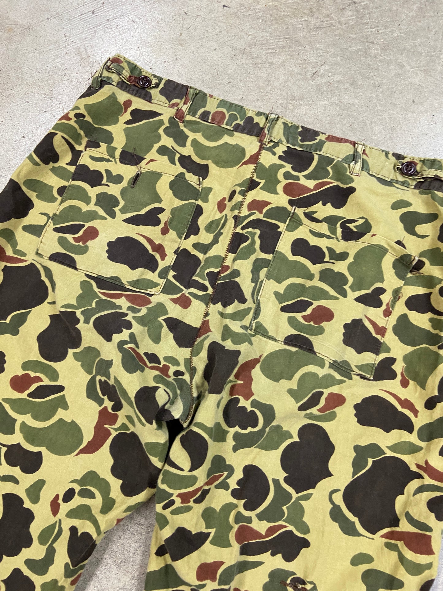 VTG Camo Light Pants Sz 33x30