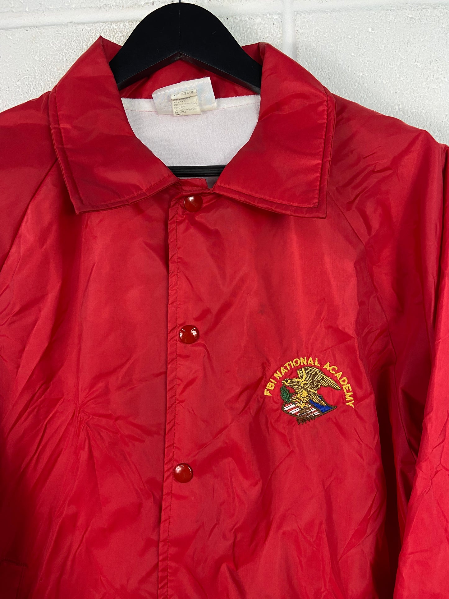 VTG FBI National Academy Red Nylon Jacket Sz L