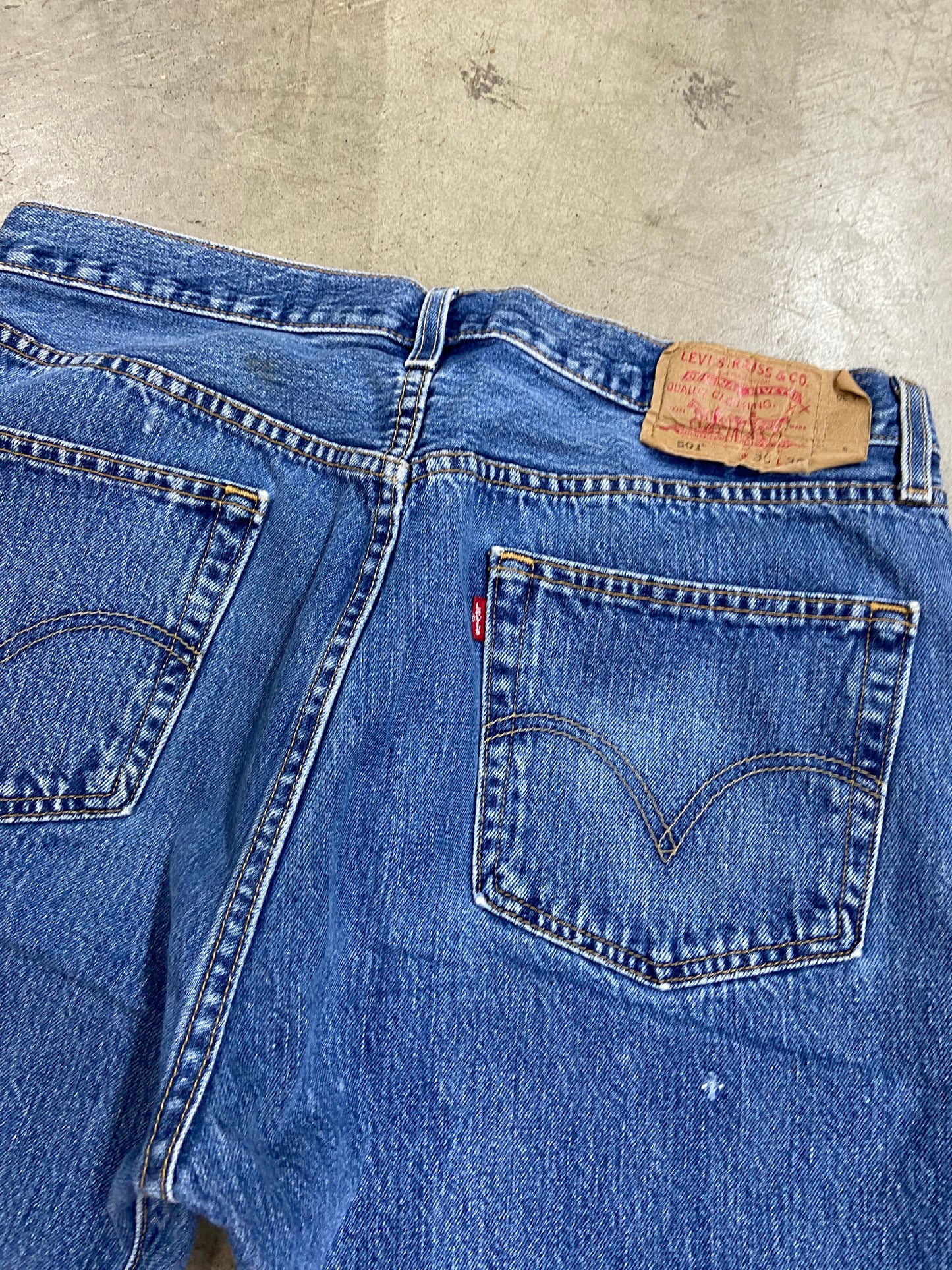 VTG Levi's 501 cutoff Blue Denim shorts Sz 34