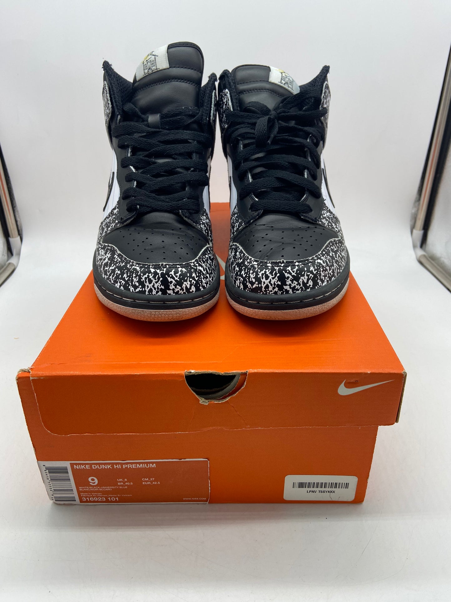 Preowned Nike Dunk High Nikebook Sz 9M/10.5W