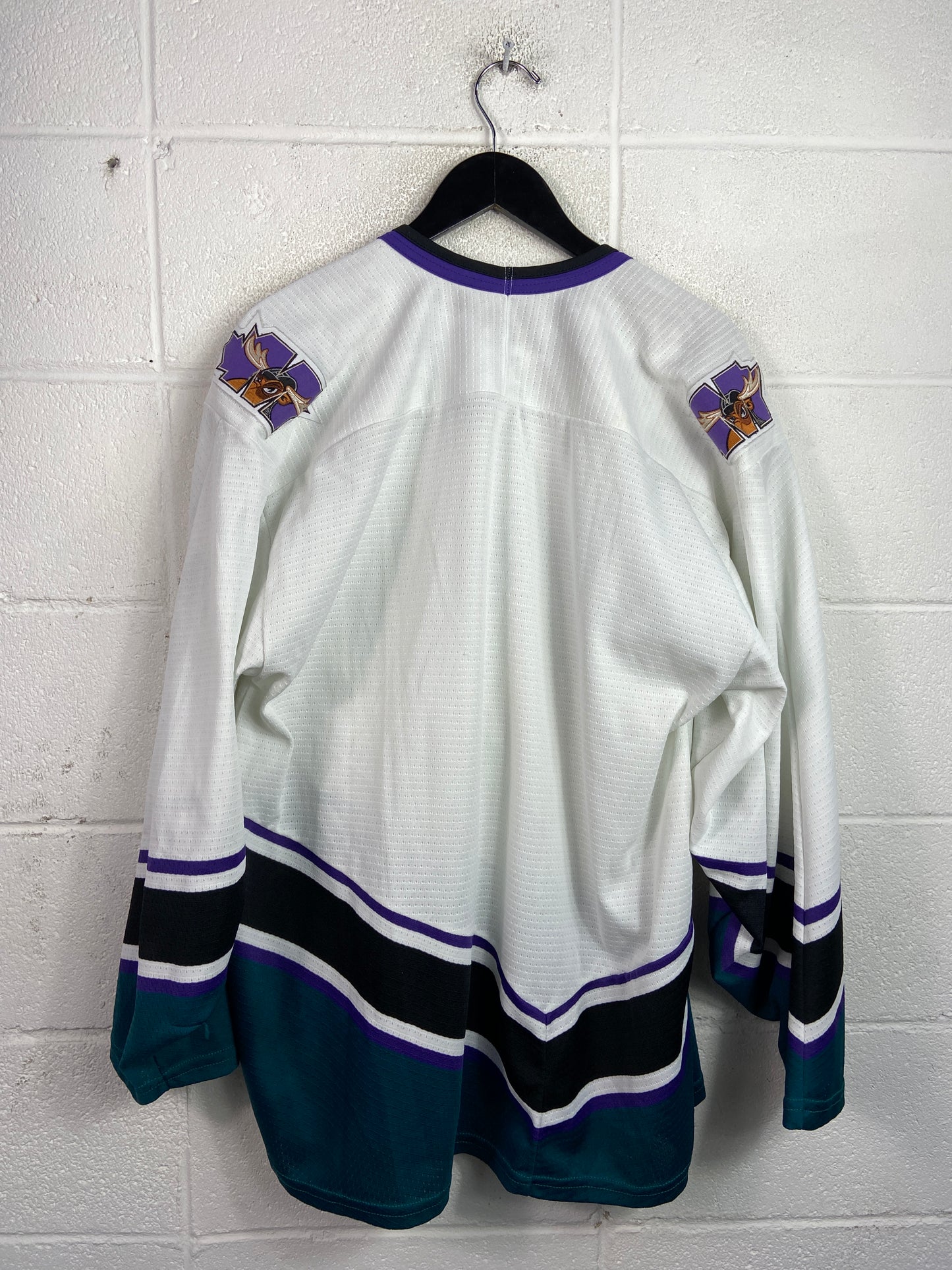 VTG Manitoba Moose Hockey Jersey Sz L