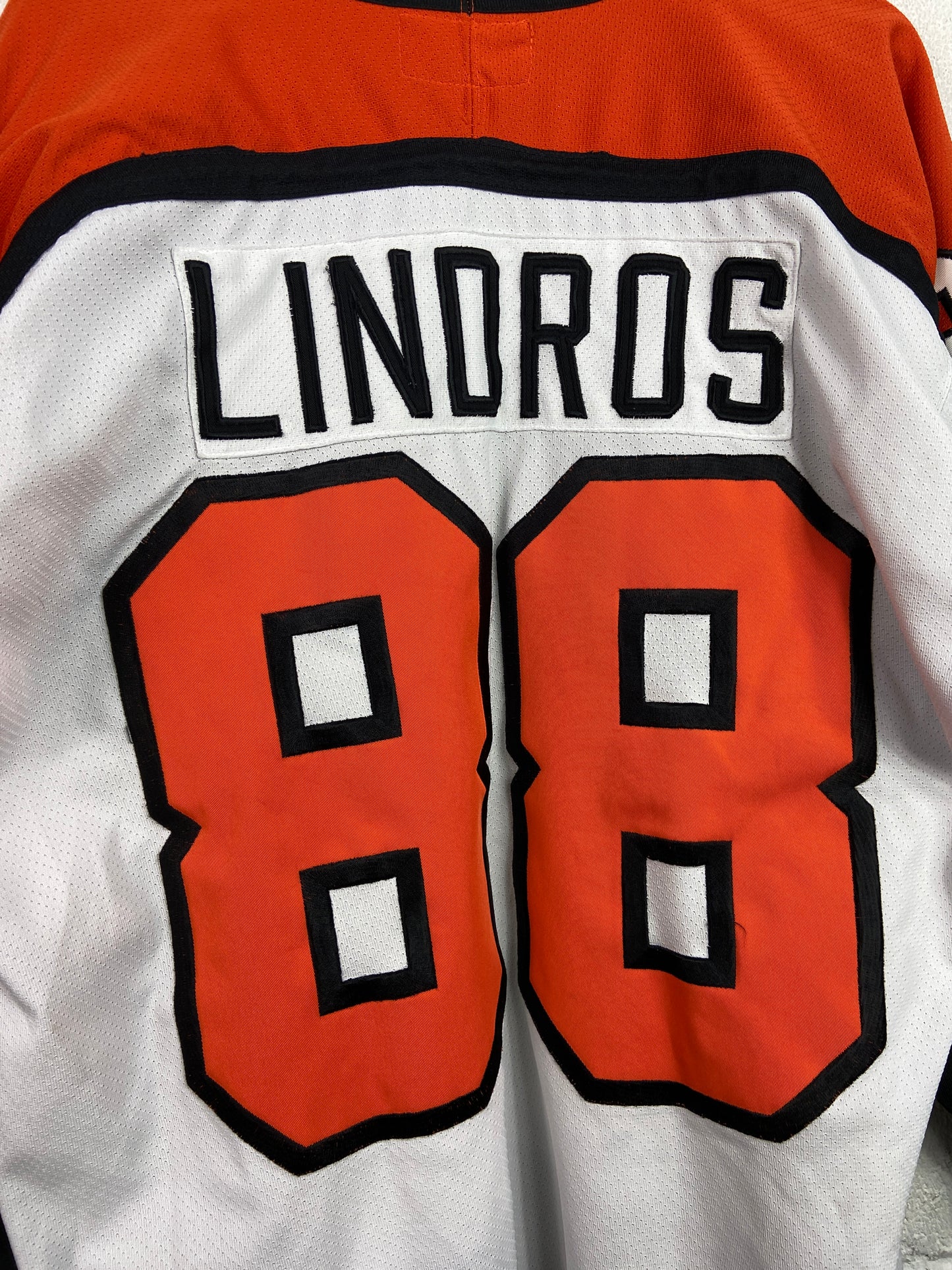 VTG Philadelphia Flyers Lindross Starter Hockey Jersey Sz L