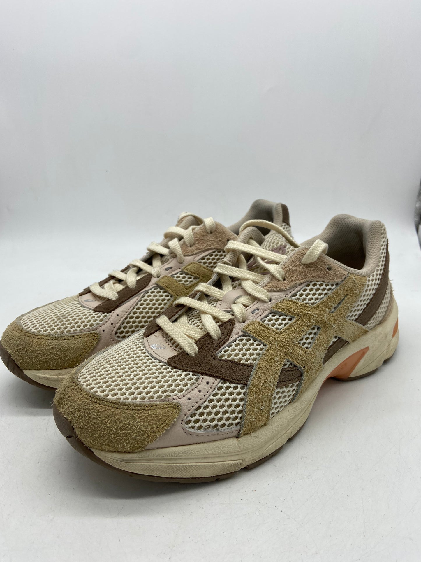 Preowned ASICS Gel-1130 Birch Sand Sz 9M/10.5W