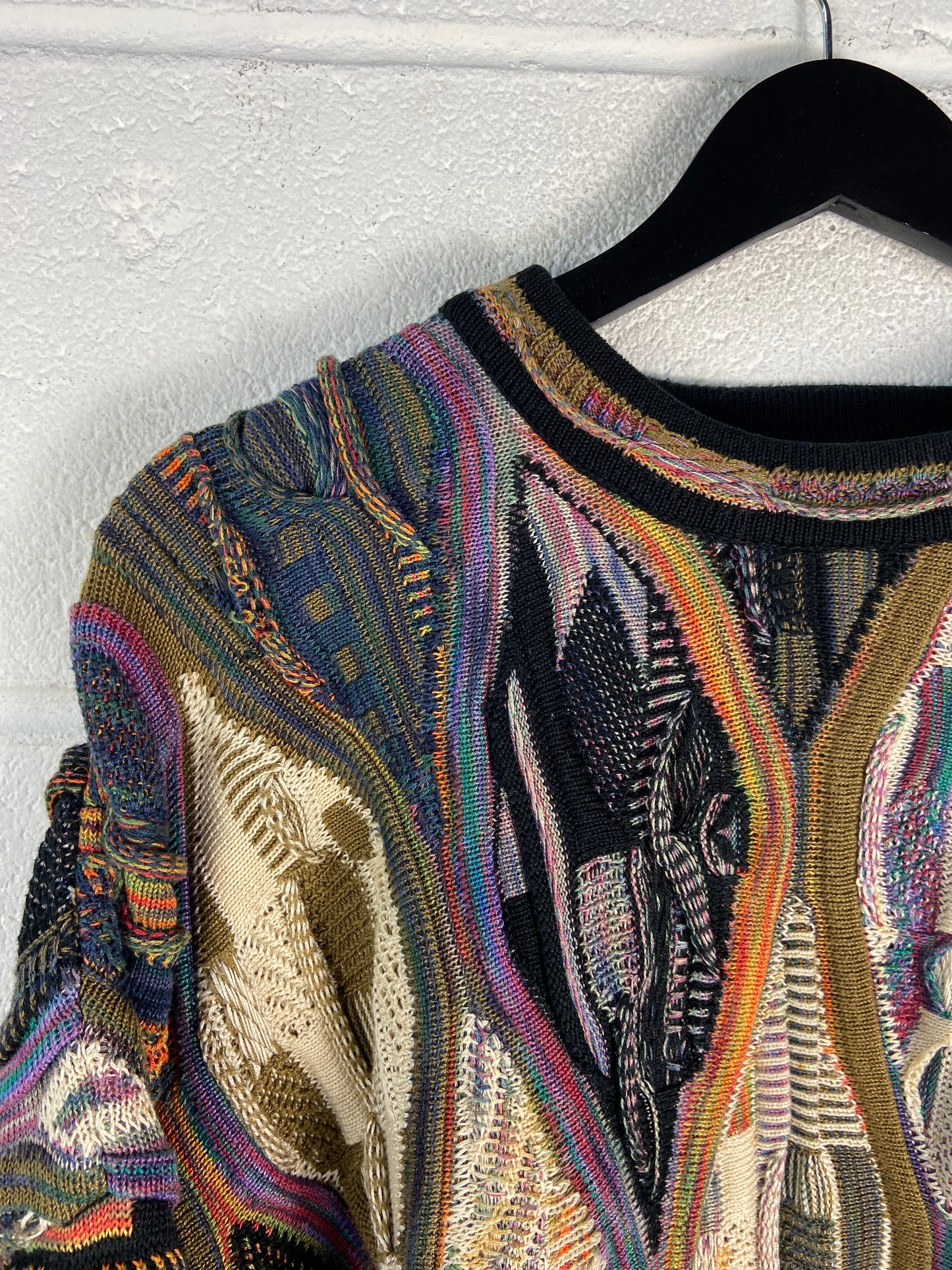 VTG Tundra Canada Coogi Style Multi Colored Sweater Sz XL