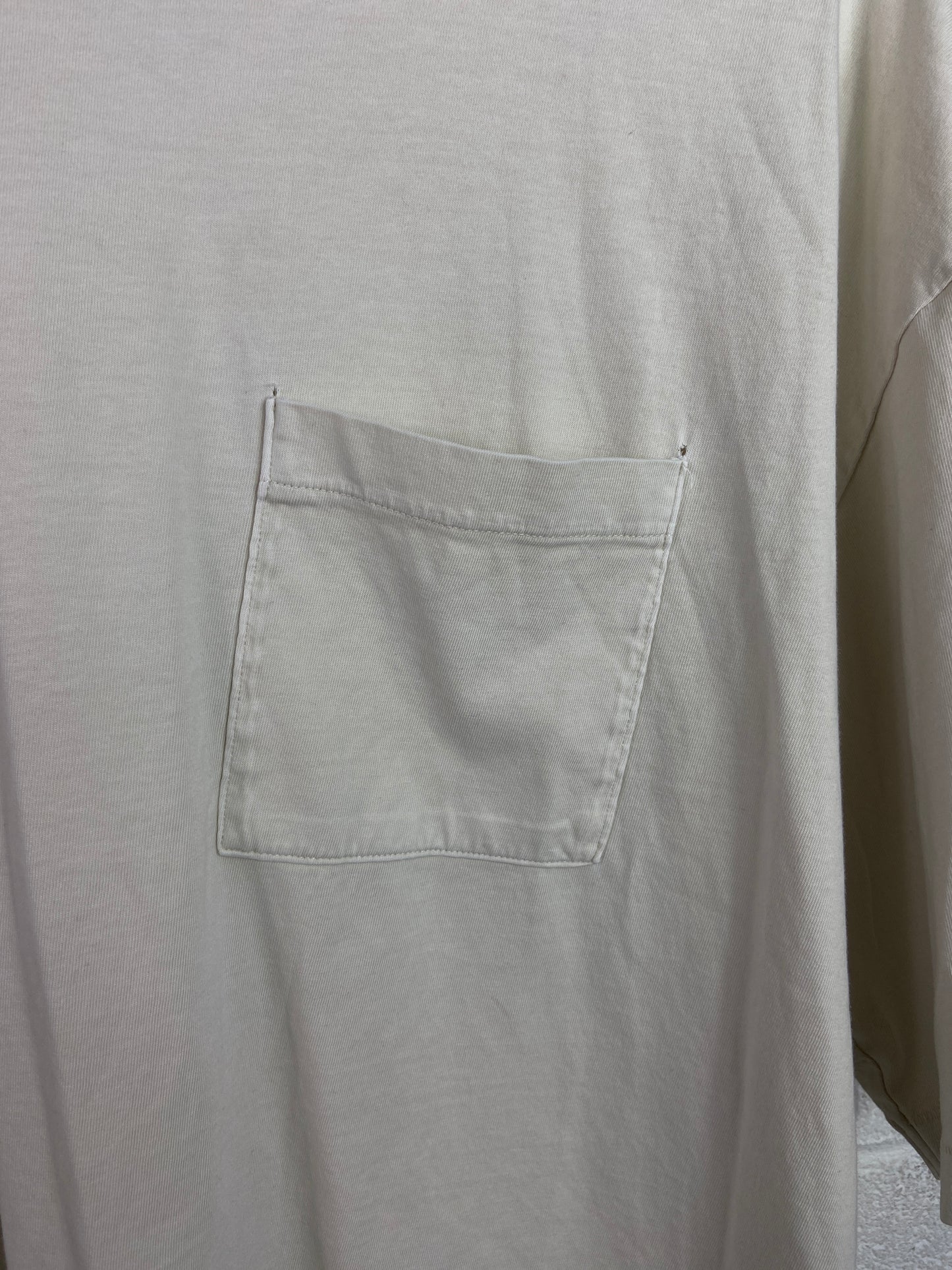 Elwood Crop Pocket Cream Tee Sz XL