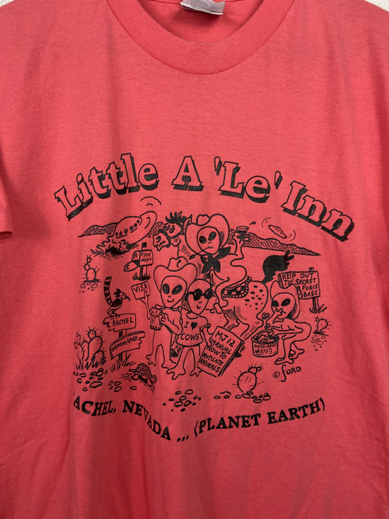 VTG Alien Little A Le Inn Pink Tee Sz M