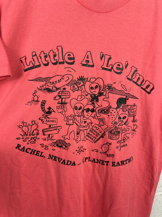 VTG Alien Little A Le Inn Pink Tee Sz M