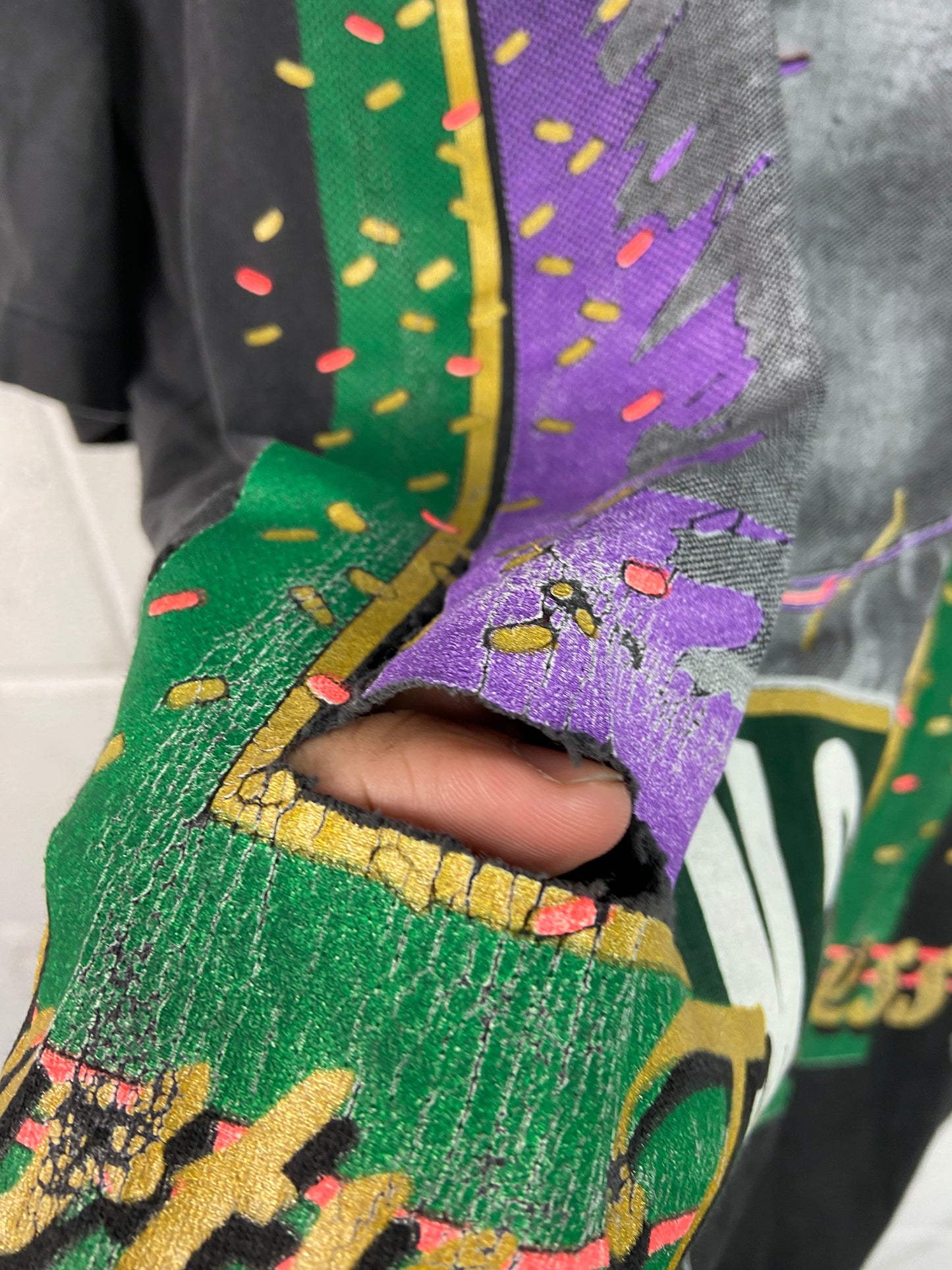 VTG Thrashed Mardi Gras Party Time Madness Tee Sz XL