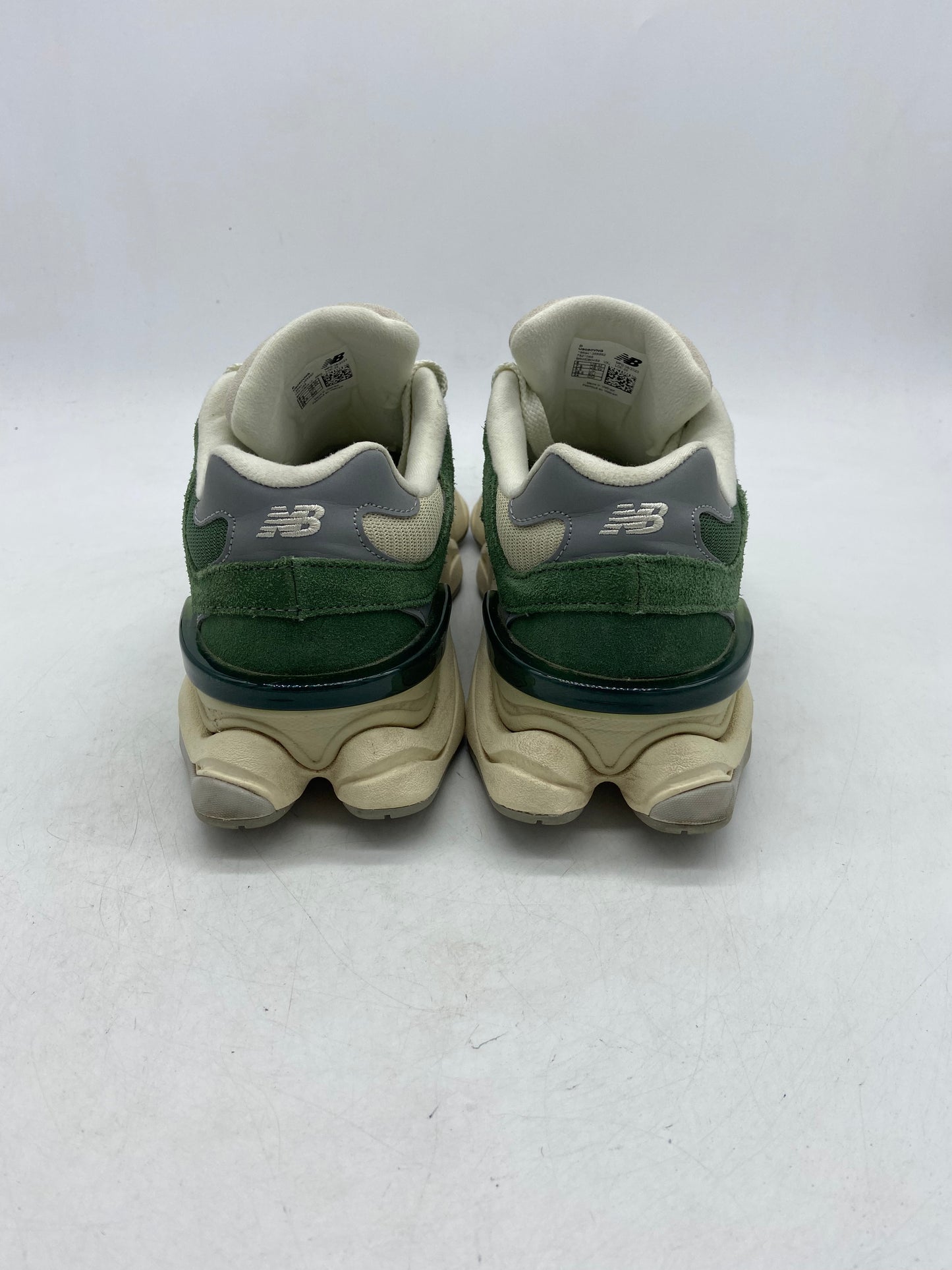 Preowned New Balance 9060 Nori Sz 6M/7.5W