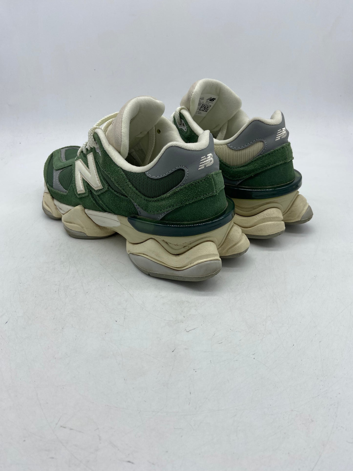 Preowned New Balance 9060 Nori Sz 6M/7.5W