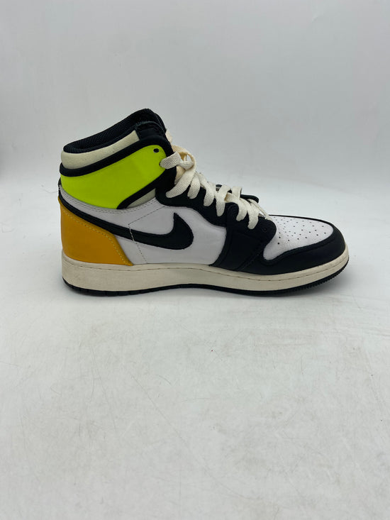 Preowned Jordan 1 Retro High White Black Volt University Gold (GS) Sz 6Y/7.5W 575441-118