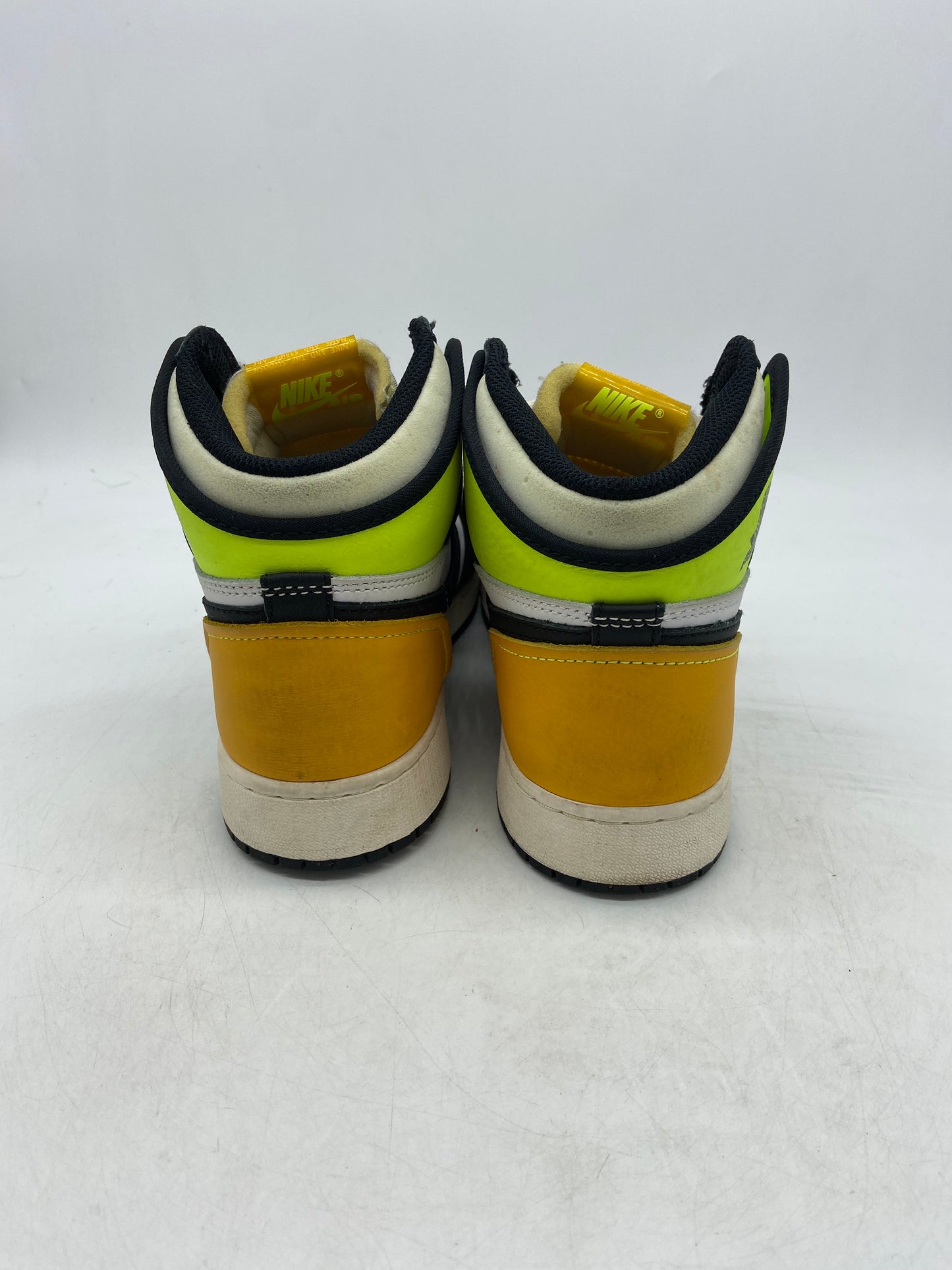 Preowned Jordan 1 Retro High White Black Volt University Gold (GS) Sz 6Y/7.5W 575441-118