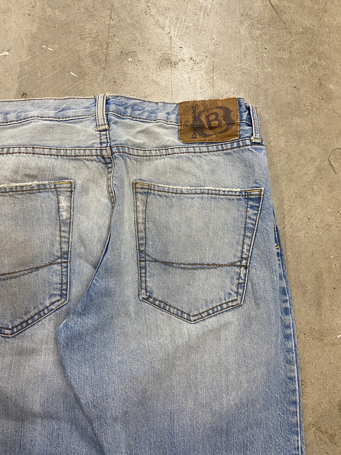 VTG Bullhead Light Wash Bootcut Denim Jeans Sz 33x34