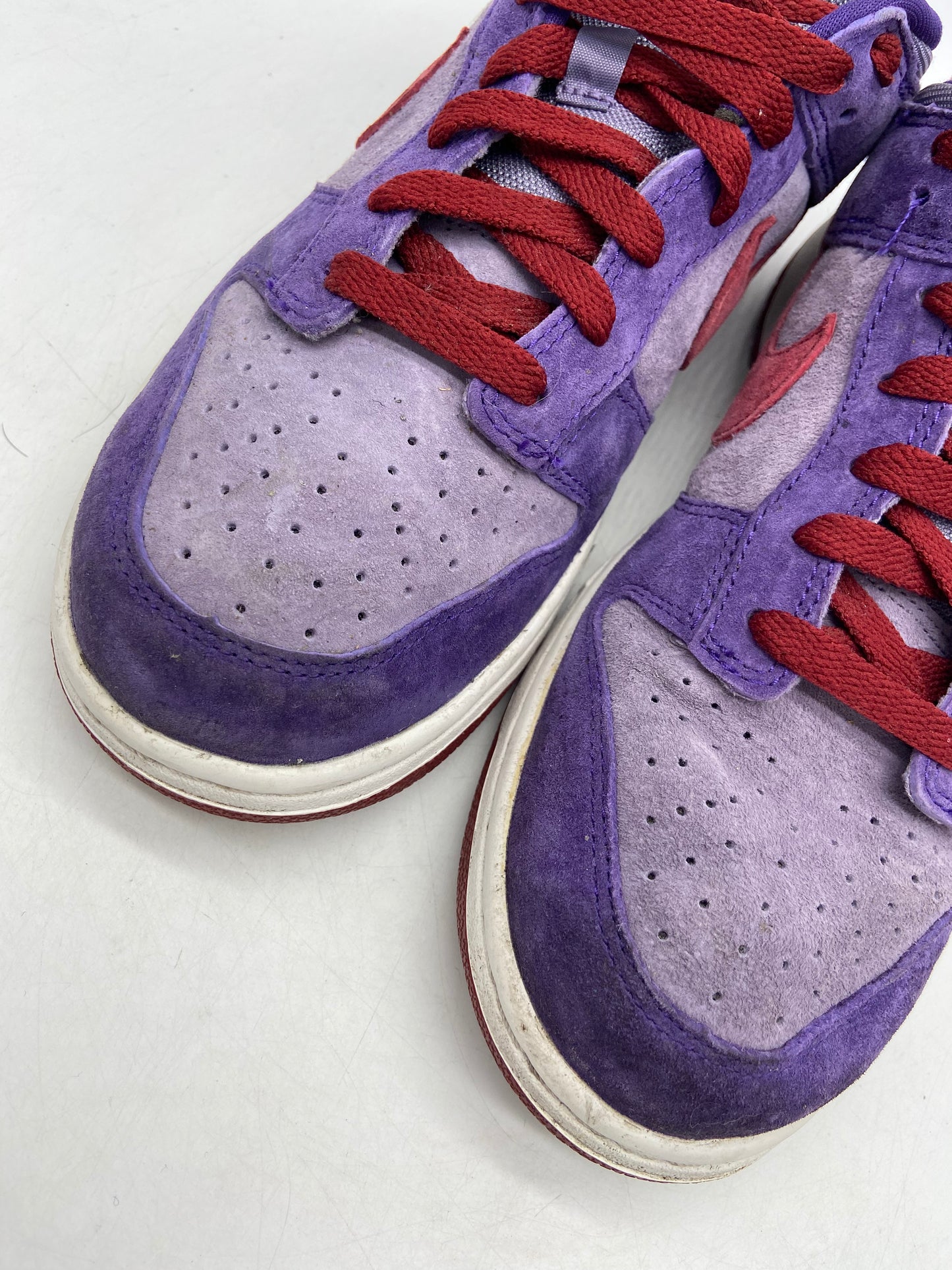 Preowned Nike Dunk Low Plum Sz 8M/9.5W CU1726-500