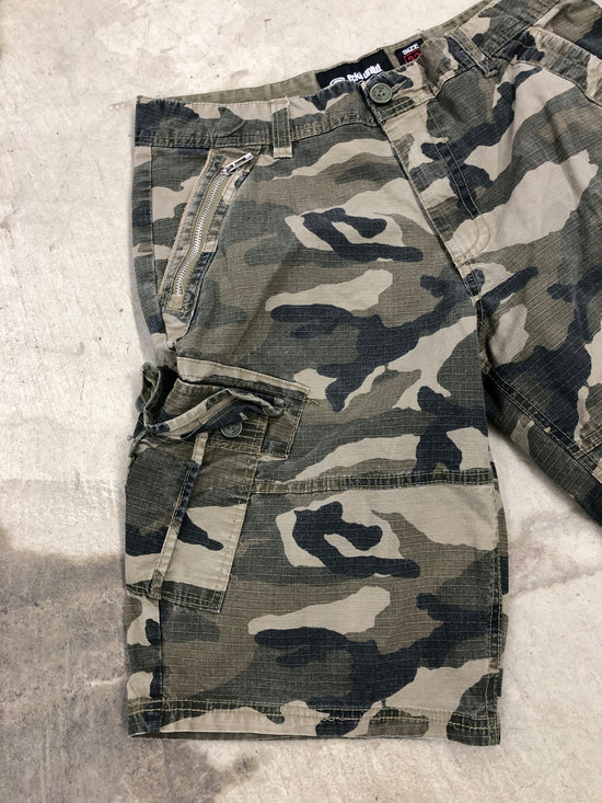 Y2K Ecko Camo Cargo Shorts Sz 32