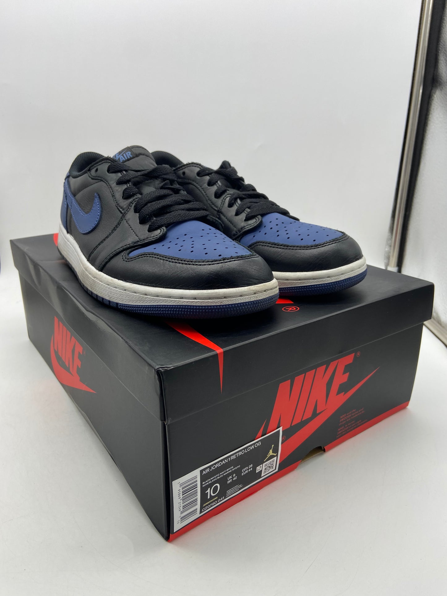 Preowned Air Jordan 1 Low Mystic Navy Sz 10M/11.5W CZ0790-041