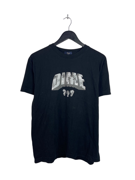 Preowned Dime Puzzle Piece Question Mark Tee Sz M