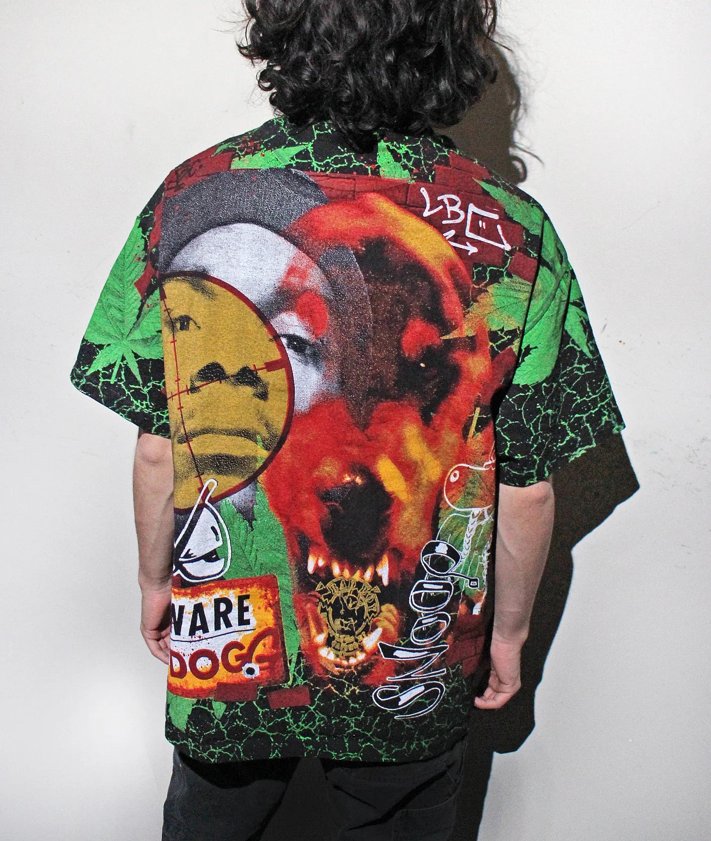 Backstock Co. Beware of Snoop Dogg on 90's Vintage Printed Tee