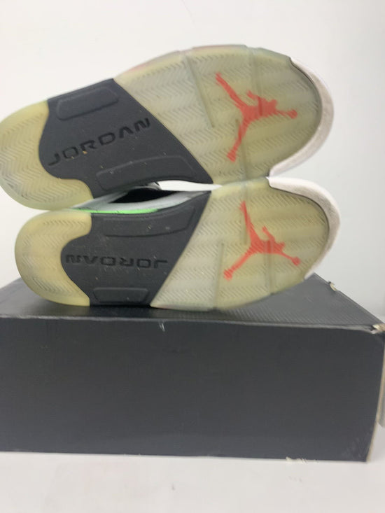 Load and play video in Gallery viewer, Preowned Air Jordan 5 Retro &amp;#39;Pro Stars&amp;#39; Sz 10
