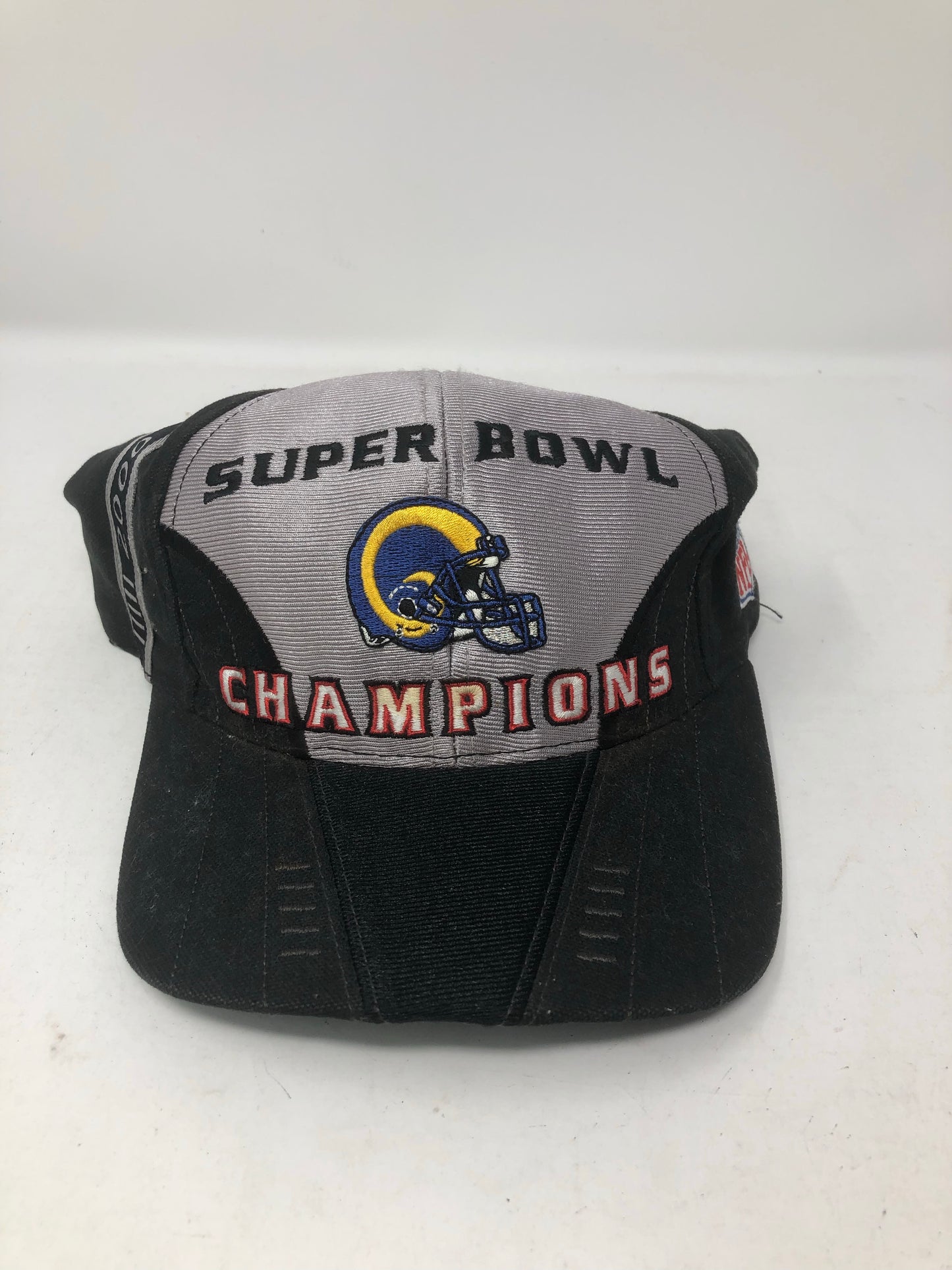 VTG 2000s super bowl champions strap back hat