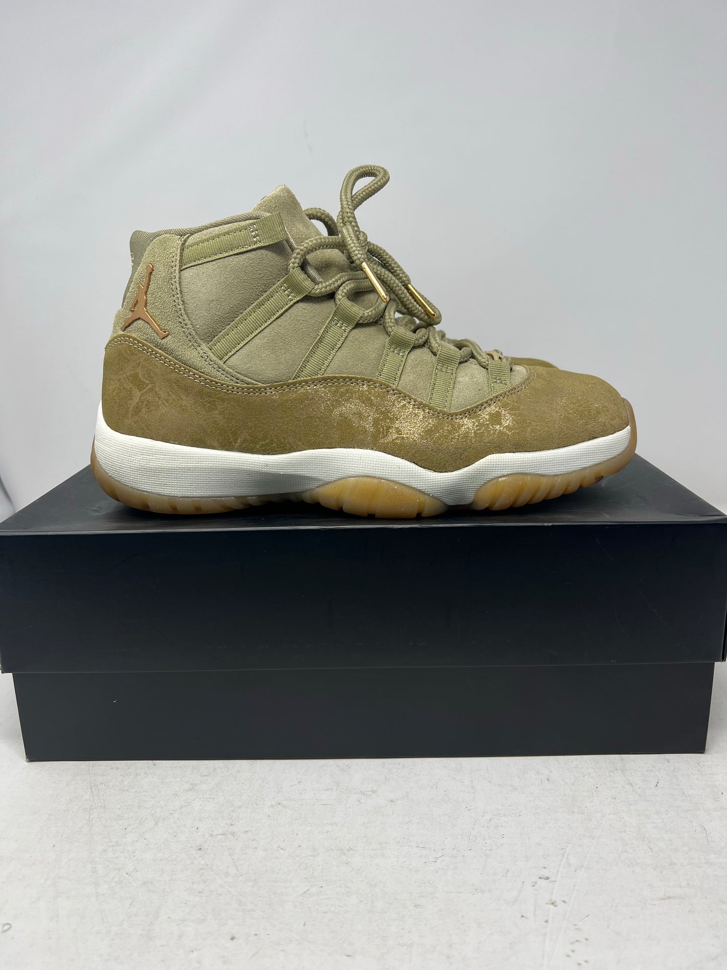 Used Air Jordan 11 Wmns "Neutral Olive" Sz 11w